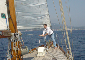 Pierce Brosnan tacks the jib